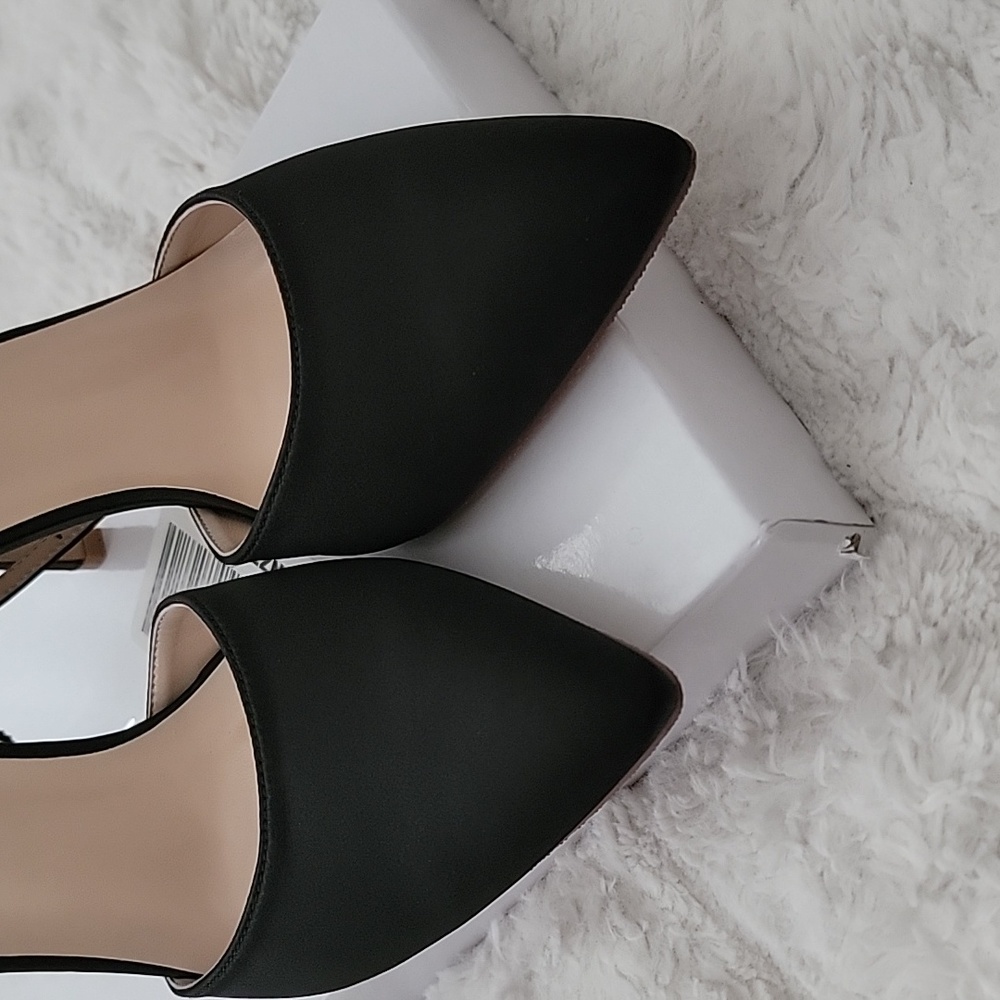 Shoe - Picture 4 of 6